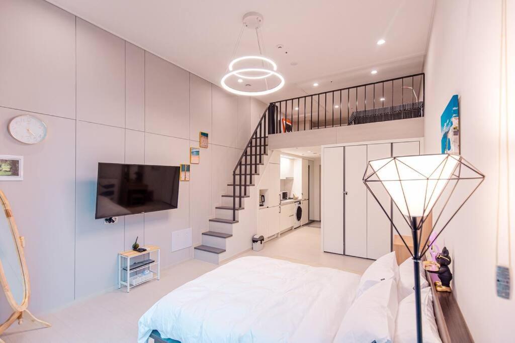 The Castle Ocean Marina Double Suite Йосу Екстер'єр фото