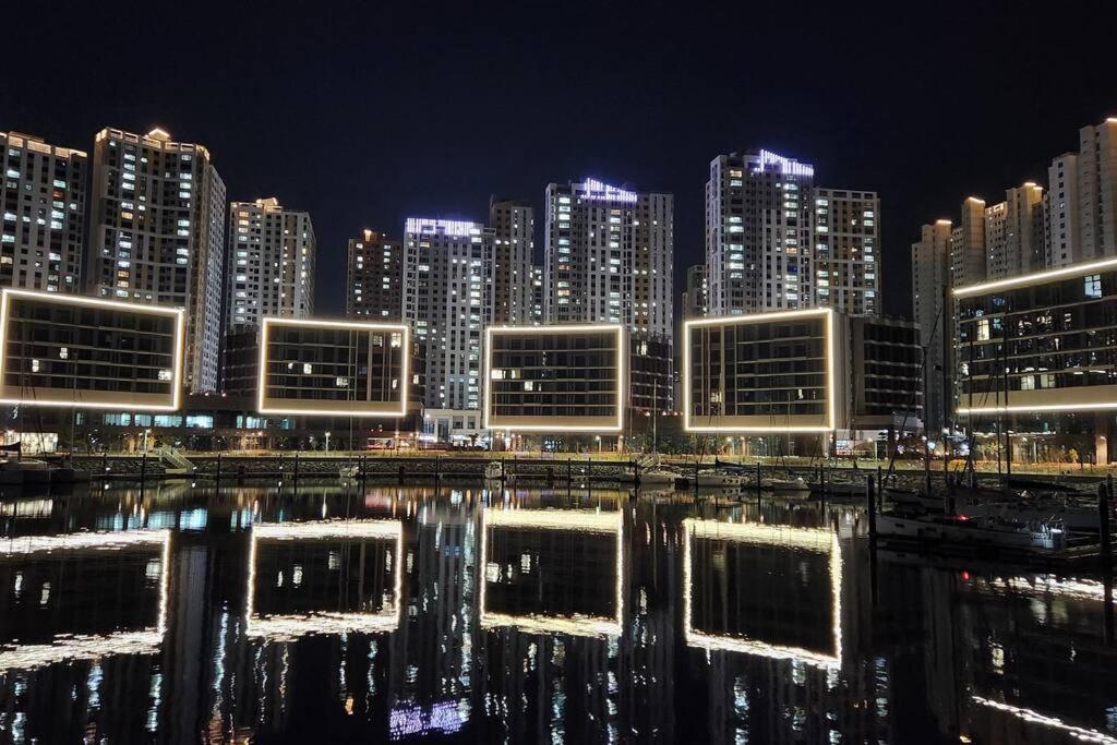 The Castle Ocean Marina Double Suite Йосу Екстер'єр фото
