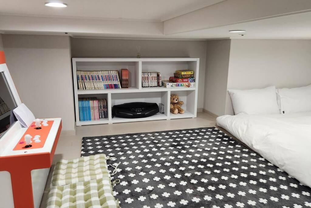 The Castle Ocean Marina Double Suite Йосу Екстер'єр фото
